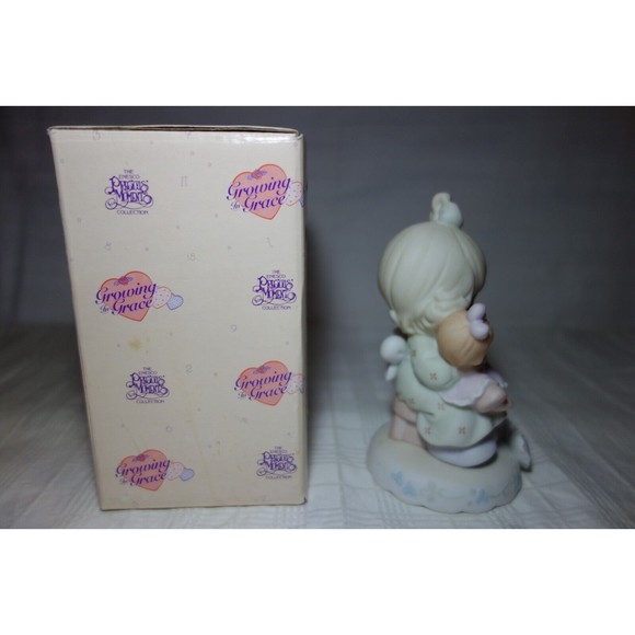 Precious Moments Growing in Grace Age 4 Blonde Girl with Doll 1994 - 136239 - Picture 4 of 12
